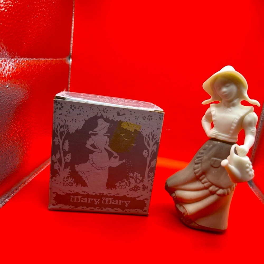 Vintage Avon Mary, Mary Sweet Honesty Figurine
